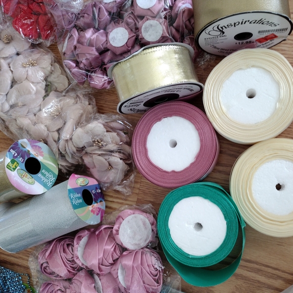 Assorted Craft Ribbon and Flower Set - Picture 7 of 7